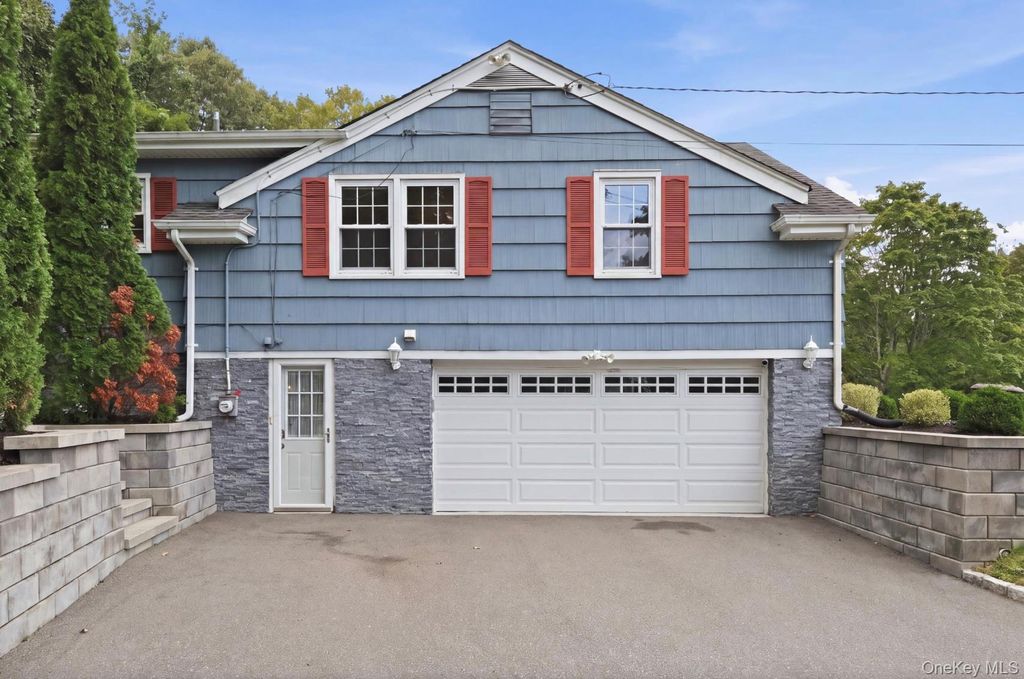4 Honey Lane W, Miller Place, NY 11764 — photo 3