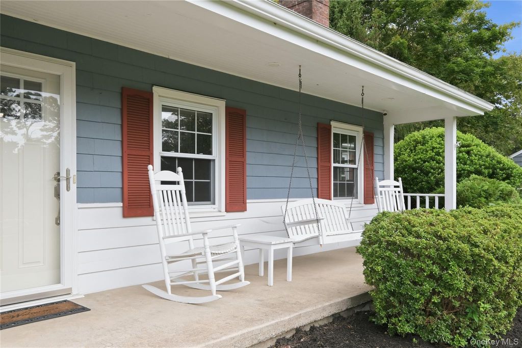 4 Honey Lane W, Miller Place, NY 11764 — photo 4
