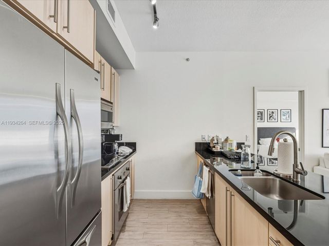 1111 SW 1st Av UPH4017-, Miami, FL 33130