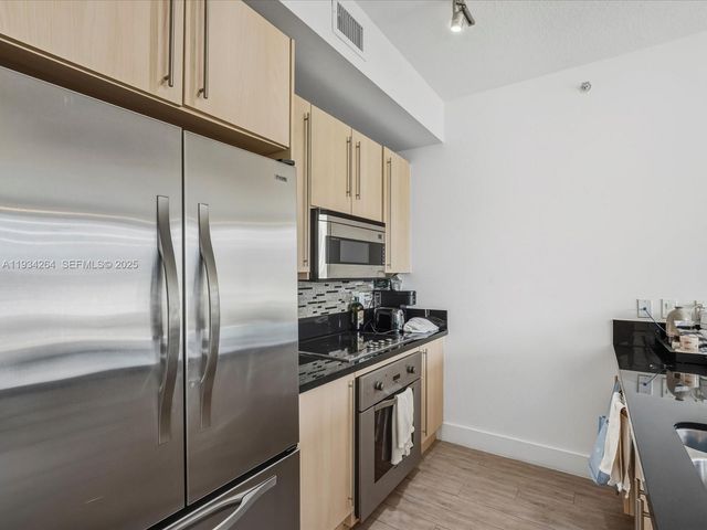 1111 SW 1st Av UPH4017-, Miami, FL 33130