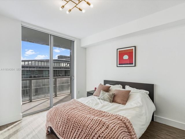 1111 SW 1st Av UPH4017-, Miami, FL 33130