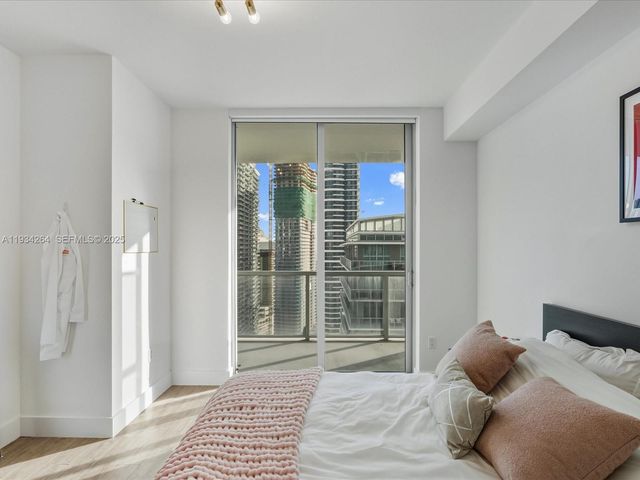 1111 SW 1st Av UPH4017-, Miami, FL 33130