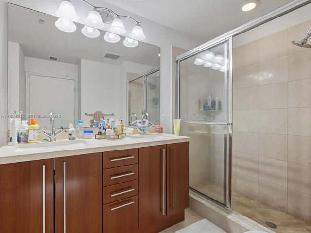 1111 SW 1st Av UPH4017-, Miami, FL 33130