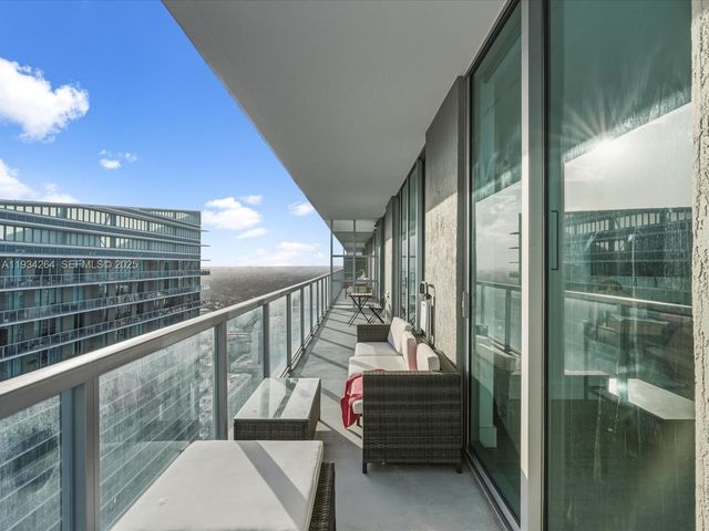 1111 SW 1st Av UPH4017-, Miami, FL 33130