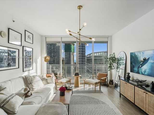 1111 SW 1st Av UPH4017-, Miami, FL 33130