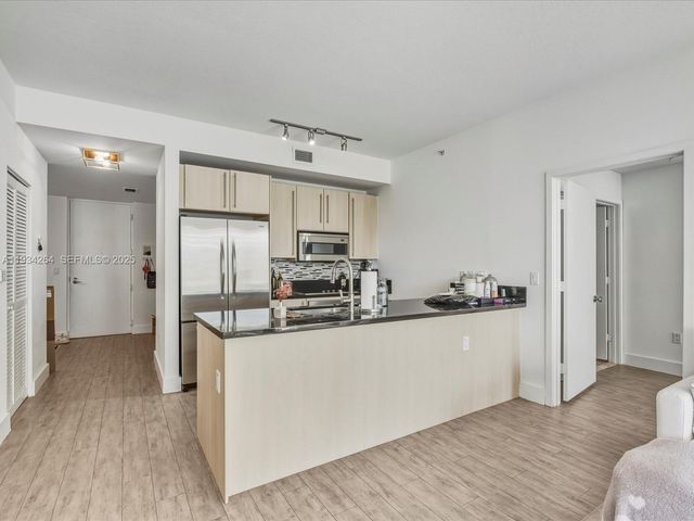 1111 SW 1st Av UPH4017-, Miami, FL 33130