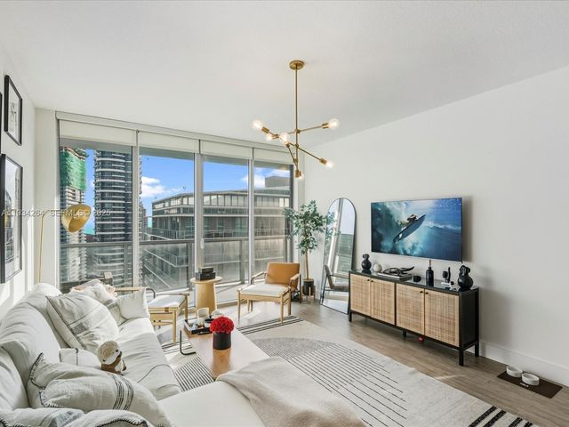 1111 SW 1st Av UPH4017-, Miami, FL 33130