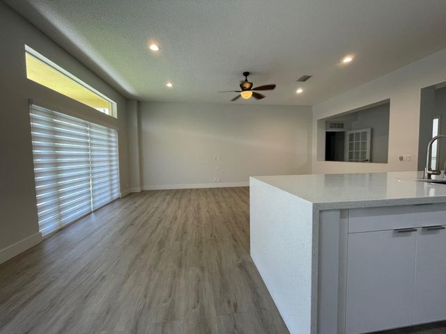 4293 LAUREL RIDGE Circle 4293, Weston, FL 33331