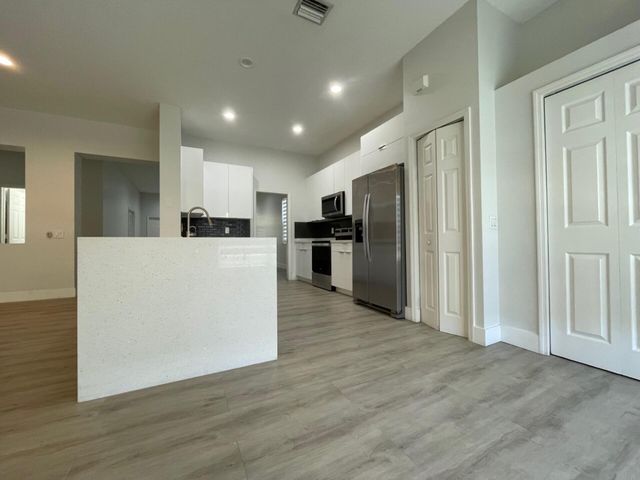 4293 LAUREL RIDGE Circle 4293, Weston, FL 33331