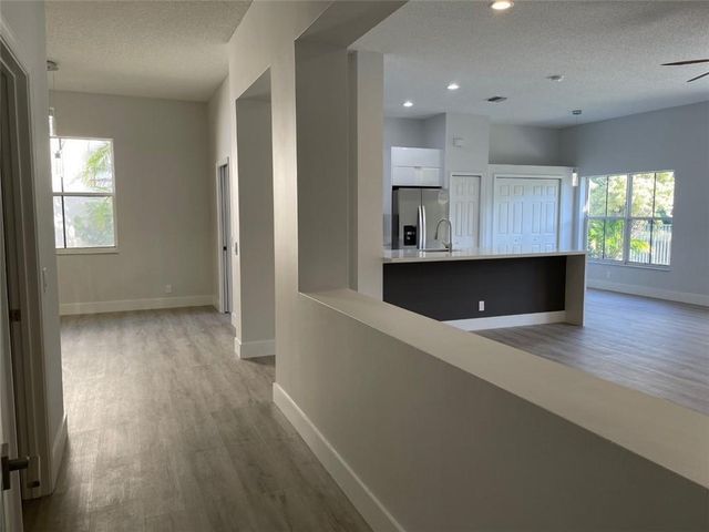 4293 LAUREL RIDGE Circle 4293, Weston, FL 33331