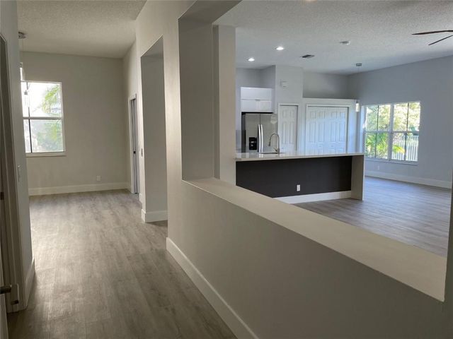 4293 LAUREL RIDGE Circle 4293, Weston, FL 33331