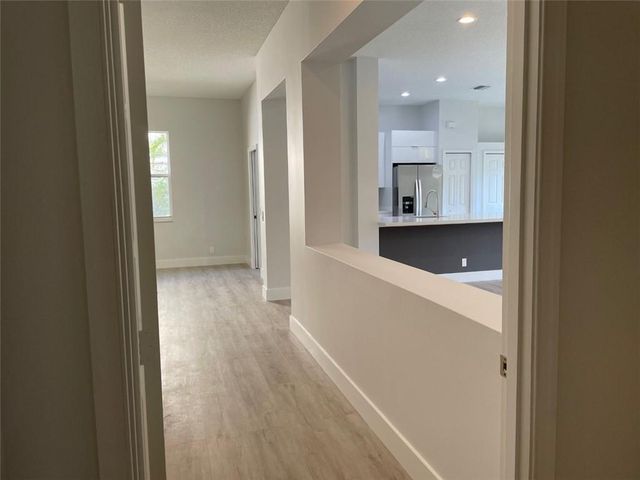 4293 LAUREL RIDGE Circle 4293, Weston, FL 33331