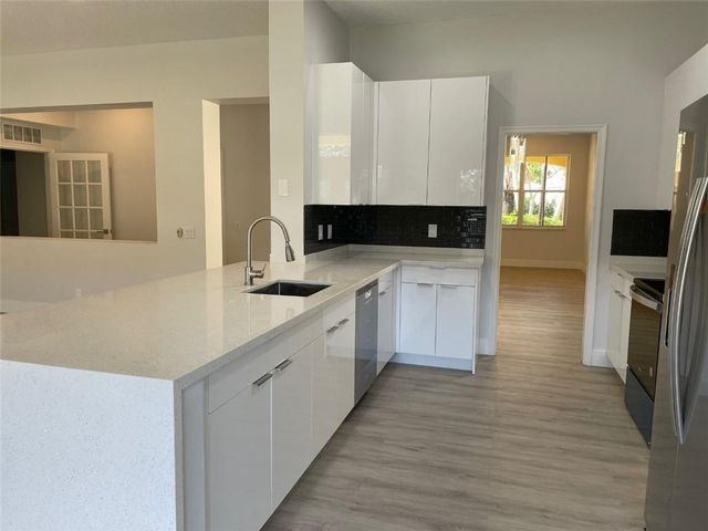 4293 LAUREL RIDGE Circle 4293, Weston, FL 33331