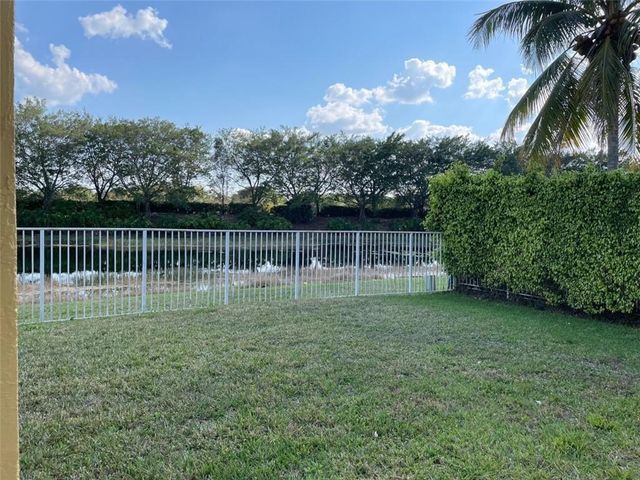 4293 LAUREL RIDGE Circle 4293, Weston, FL 33331