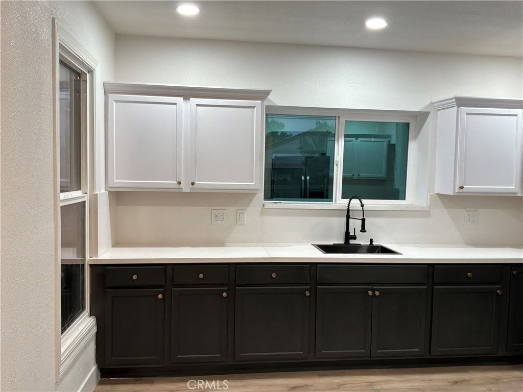 Image 10 of property listing at 1409 Fig, Corning, CA 96021