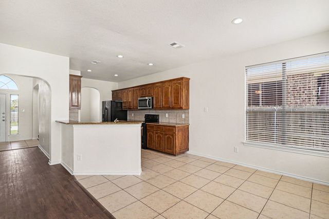 9712 Willow Branch Way, Fort Worth, TX 76036