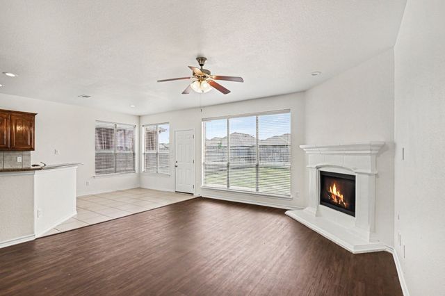 9712 Willow Branch Way, Fort Worth, TX 76036