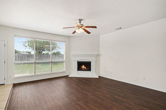 9712 Willow Branch Way, Fort Worth, TX 76036