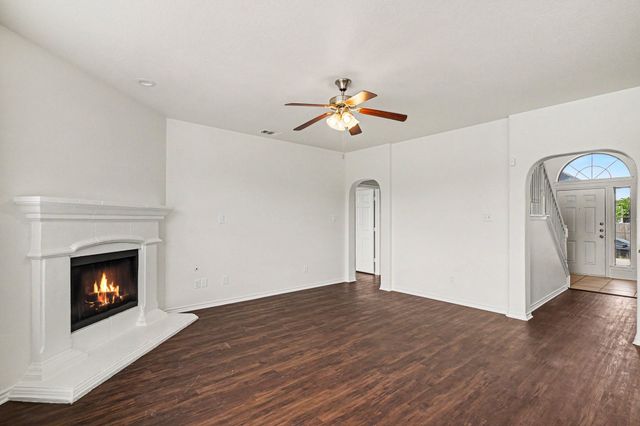 9712 Willow Branch Way, Fort Worth, TX 76036