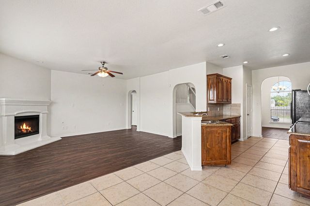 9712 Willow Branch Way, Fort Worth, TX 76036