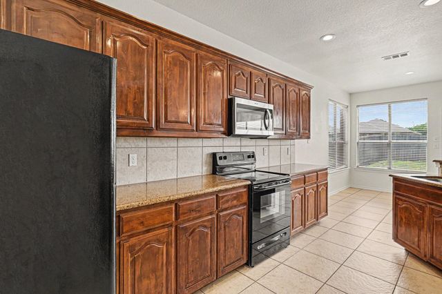 9712 Willow Branch Way, Fort Worth, TX 76036