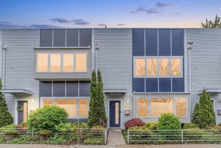 3573 W Wabansia Avenue, Chicago, IL 60647