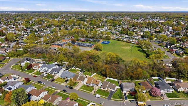 27 Jane Drive, North Babylon, NY 11703