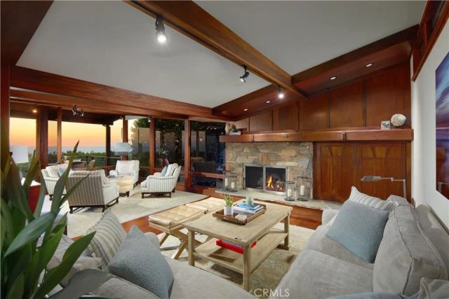 630 Diamond Street, Laguna Beach, CA 92651