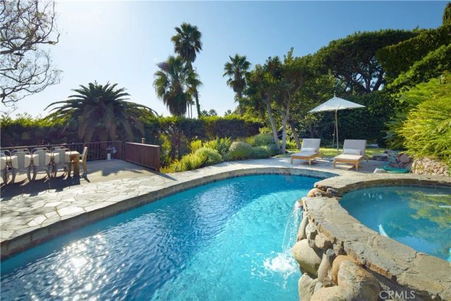 630 Diamond Street, Laguna Beach, CA 92651