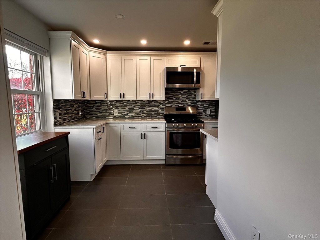 276 Temple Hill Road 1207, New Windsor, NY 12553