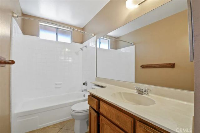 1190 W Calle Del Sol 4, Azusa, CA 91702