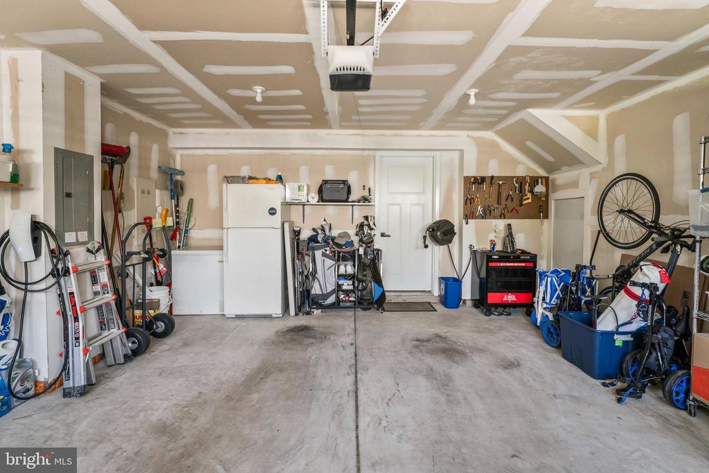 40 PEACOCK CIR, Sewell, NJ 08080