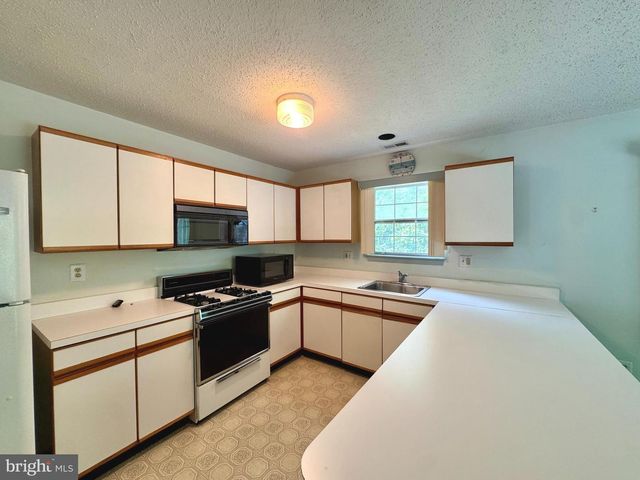 574 BARBADOS DR, Williamstown, NJ 08094