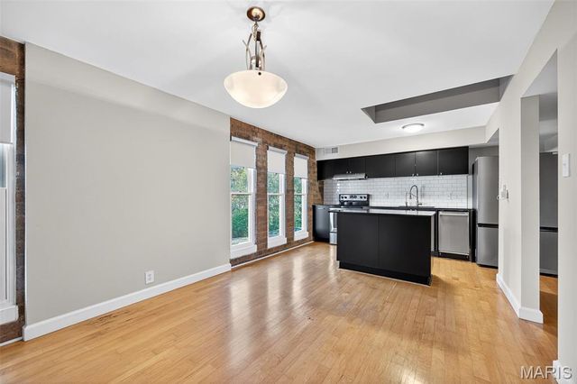 670 Coeur De Royale Drive C, Creve Coeur, MO 63141