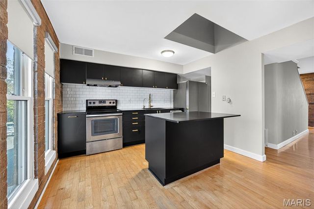 670 Coeur De Royale Drive C, Creve Coeur, MO 63141