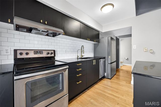 670 Coeur De Royale Drive C, Creve Coeur, MO 63141