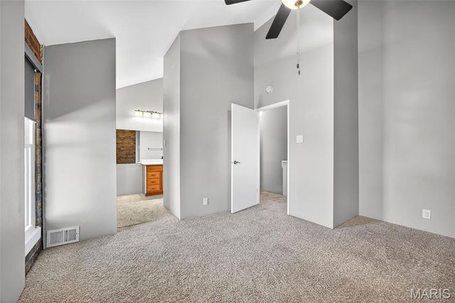 670 Coeur De Royale Drive C, Creve Coeur, MO 63141