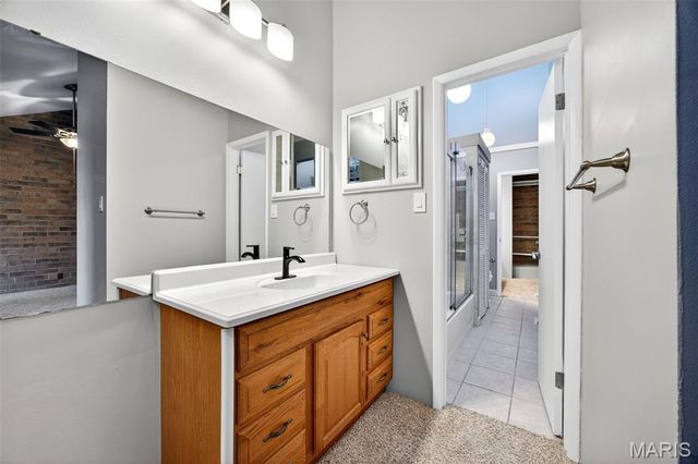 670 Coeur De Royale Drive C, Creve Coeur, MO 63141