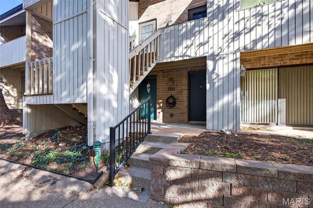 670 Coeur De Royale Drive C, Creve Coeur, MO 63141