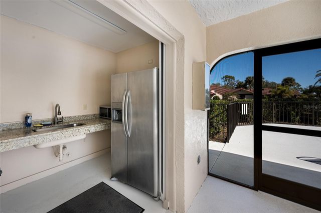 5590 GOLF POINTE DRIVE 5590, Sarasota, FL 34243