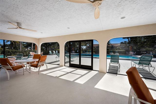 5590 GOLF POINTE DRIVE 5590, Sarasota, FL 34243