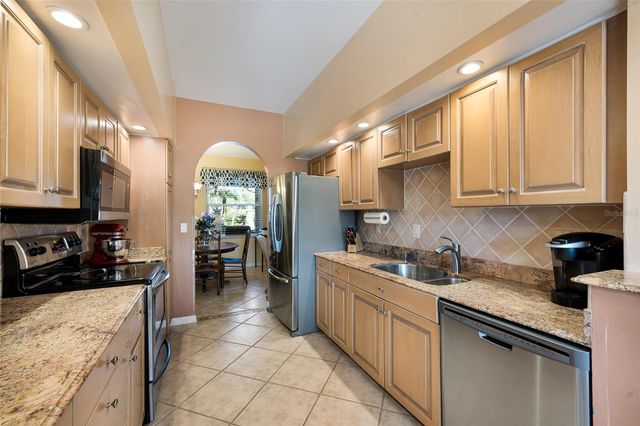 5590 GOLF POINTE DRIVE 5590, Sarasota, FL 34243