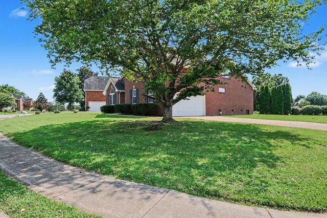 2904 Schoolside St, Murfreesboro, TN 37128