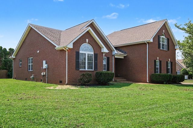 2904 Schoolside St, Murfreesboro, TN 37128