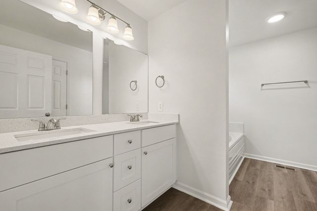 2904 Schoolside St, Murfreesboro, TN 37128