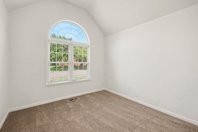 2904 Schoolside St, Murfreesboro, TN 37128