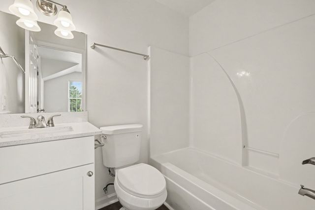 2904 Schoolside St, Murfreesboro, TN 37128
