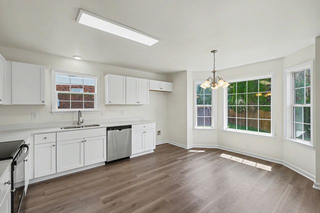 2904 Schoolside St, Murfreesboro, TN 37128