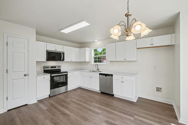 2904 Schoolside St, Murfreesboro, TN 37128