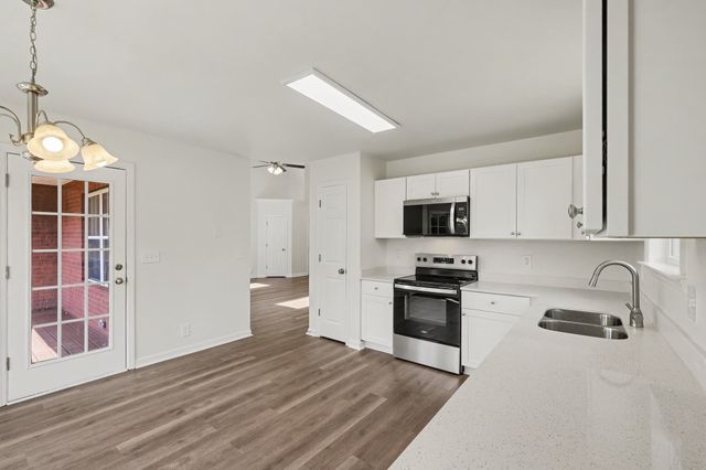 2904 Schoolside St, Murfreesboro, TN 37128